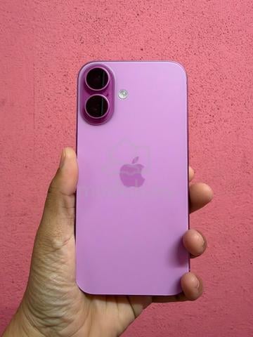 iphone 16 - photo 2 of 3