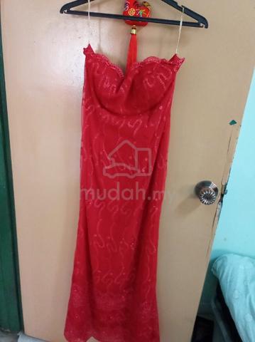 Elegant Red Embroidered Evening Dress with Shawl - photo 2 of 2