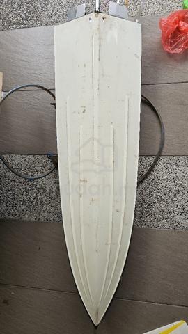 RC speed boat (body only) - photo 4 of 6