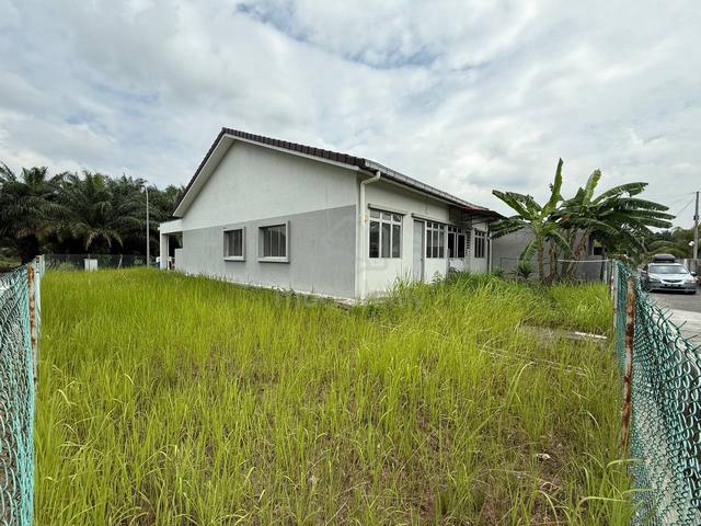 CORNER LOT Single Storey Terrace Taman Desa Idaman Olak Lempit Banting 1
