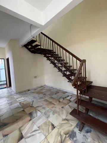 Rumah Teres Dua Tingkat untuk Dijual di Kulim 1
