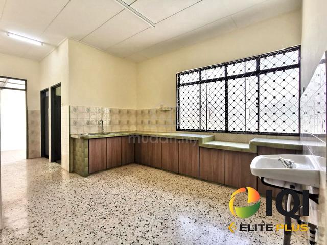 Taman Sri Rambai , Jalan Tembikai @Bm Single storey semi D 1