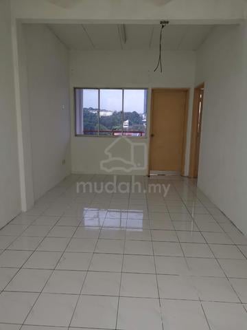 Putra Ria Apartment (Seri Kembangan) 1