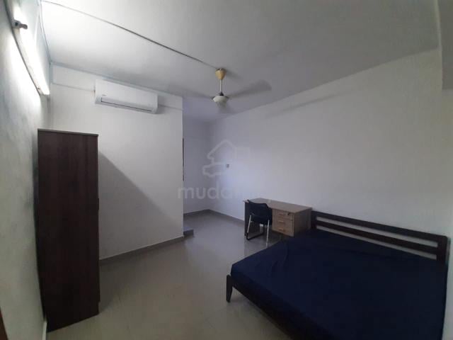 Male Room 3 @ 1st Floor Shop Apt-Sek 7-Shah Alam-near UITM-Ready Now 1