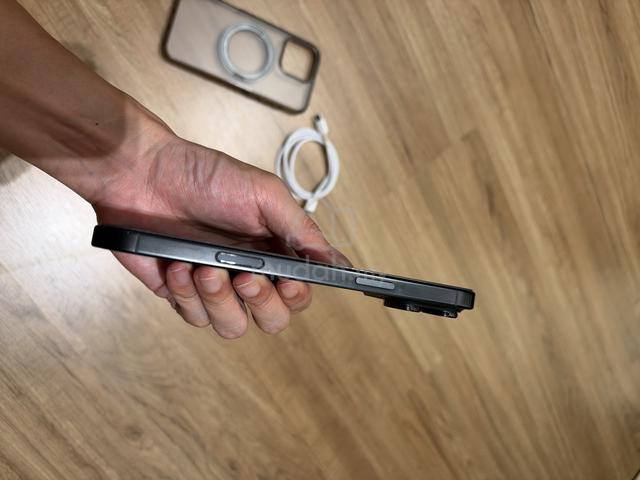 Iphone 16 Pro Max 512GB (Black) - photo 5 of 6