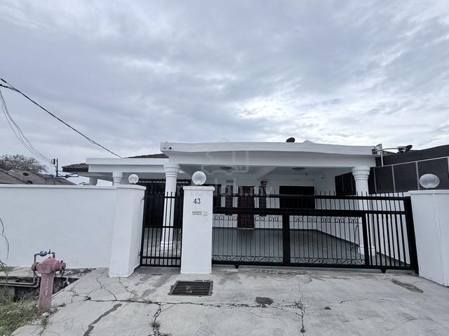 1 story house Jalan Teratai Bukit Beruntung For Sale 1