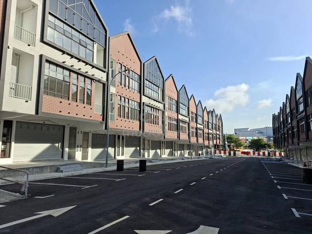 3 Storey Shoplot @ Jln Sutera Tanjung 8/x, Taman Sutera Utama, Skudai 1