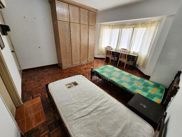 Sharing master bedroom 2pax. Desa Kiara TTDI Damansara Short/long term 1