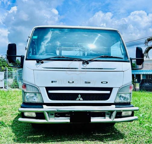 Mitsubishi fuso canter FE85PG 17 feet - photo 2 of 5