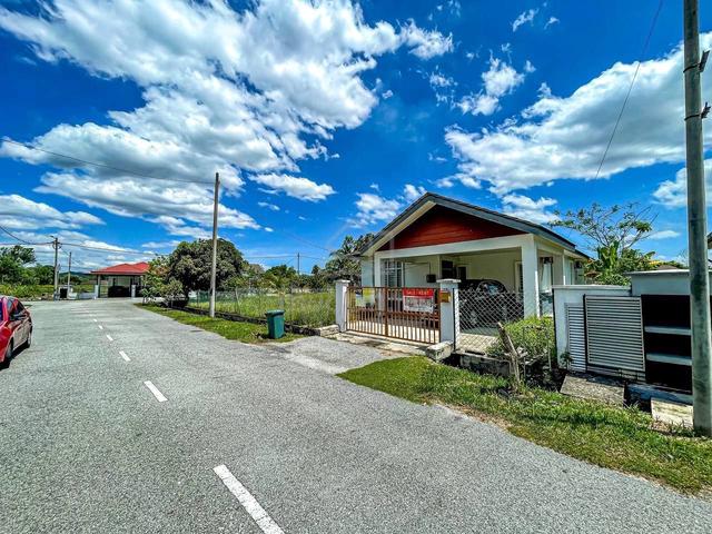 Bungalow CornerLot Bandar Tasik Senangin Seksyen 18, Lenggeng 1