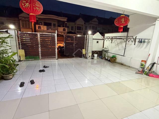 Full Loan Bandar Putra Kulai Jalan Nuri Renovated Double Storey House 1