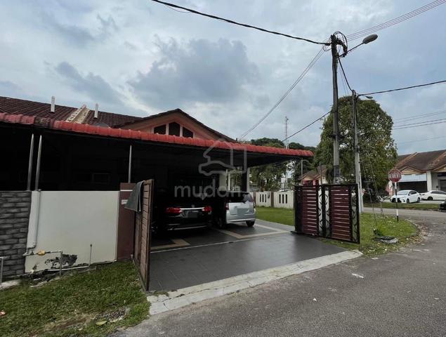(Corner Lot) Jalan Merbau, Bandar Putra, Kulai 1
