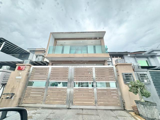 2 Storey House Taman Seri Austin Lake View Renovated Unit Extended G&G 1
