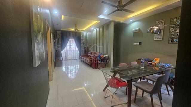 UPPER UNIT RENOVATED Townhouse Taman Seri Alam Saujana Utama 1