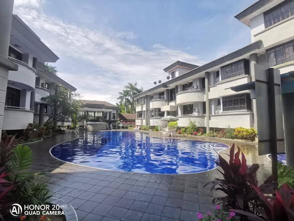The Club Condominium 1