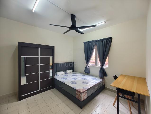 Flora Damansara Damansara Perdana PJ F/F Master Room For Rent 1