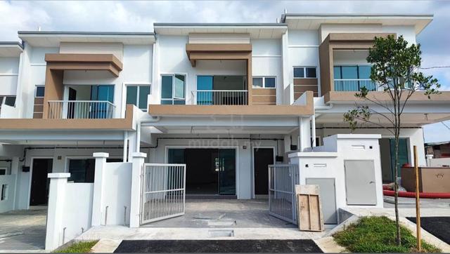 Freehold Double Storey House Jenderam Sutera Dengkil 1