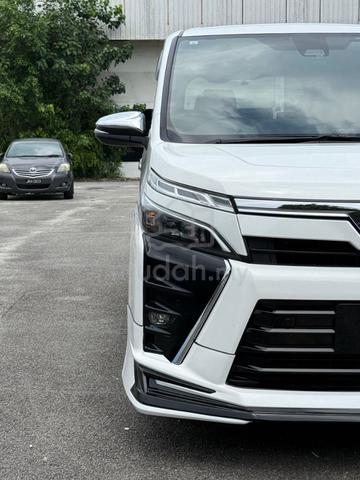 2021 Toyota VOXY 2.0 ZS KIRAMEKI III (A) - 5