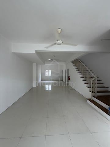 Casa Green Cybersouth Intermediate Terrace 3 Bedrooms For Rent Gated 1
