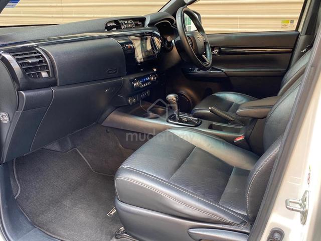 2020 Toyota HILUX 2.8 BLACK EDITION (A) - 5