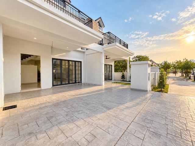 New 2-Storey terraced House Monet Springtime Sansuria City Sepang 1