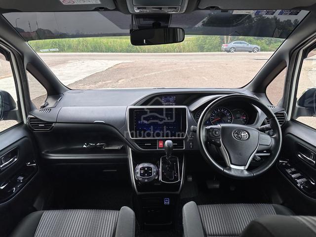 2020 Toyota VOXY 2.0 ZS KIRAMEKI II (A) - 3