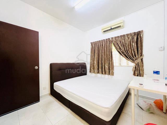 Mandarina Court 3