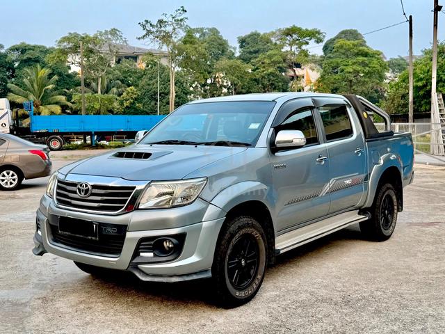Toyota HILUX 2.5 AT 4x4 TRD SPORTIVO - 3