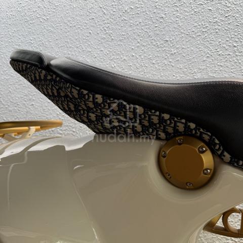Vespa 946 Christian Dior Limited Edition - photo 14 of 20
