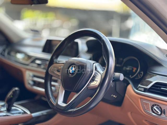 REG 2018 Bmw 740Le xDrive 2.0(A) CONDITION TIP TOP - 2
