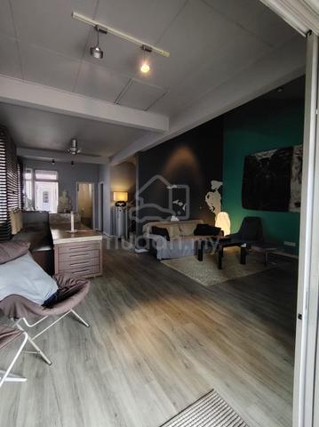 Renovated Setia Indah 1.5 Storey Terrace House End Lot 1