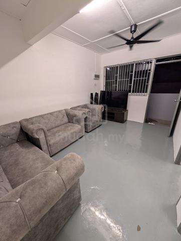 Flat Taman Ungku Tun Aminah 1
