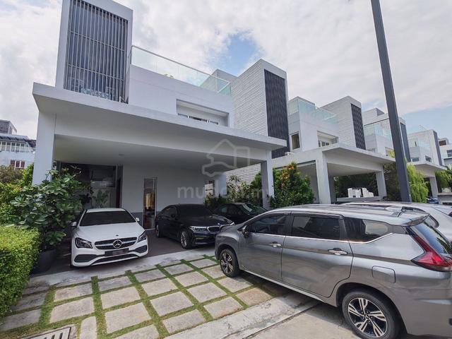 CANTIK 4643sqft 🔥 2.5 Storey Bungalow Lakefront Villa Cyberjaya 1