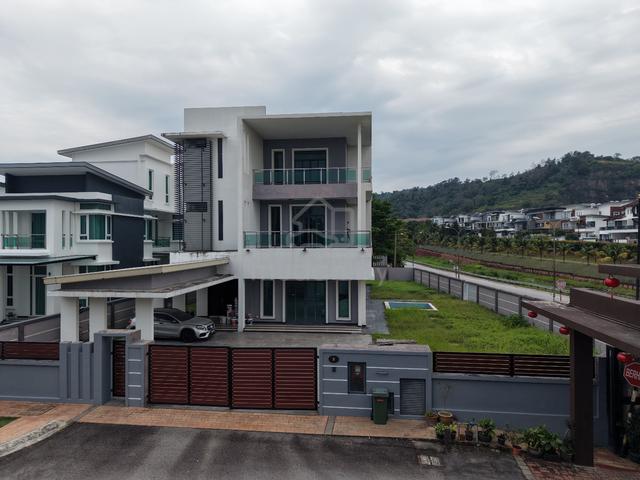 {73x133} 3sty Corner LIFT Bungalow, Wira Mutiara, Bandar Sungai Long 1