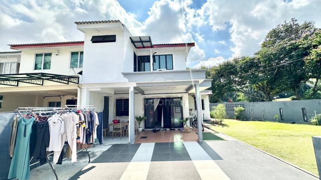 CORNER LOT WELL MAINTAIN Double Storey Taman Puchong Utama Puchong 1