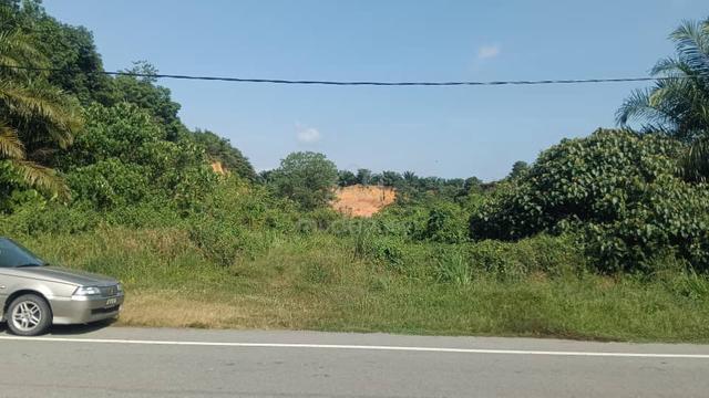 4.164 acres First Lot Vacant land at Gelung Pepuyu, Ayer Tawar Perak 1