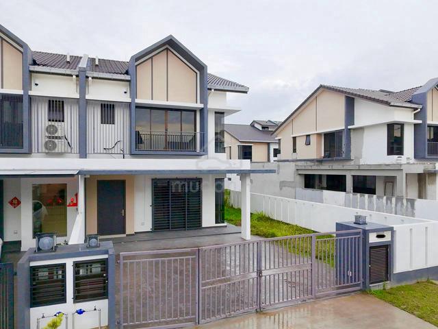 Murah End lot Bandar Bukit Raja LYRA Double Storey 1
