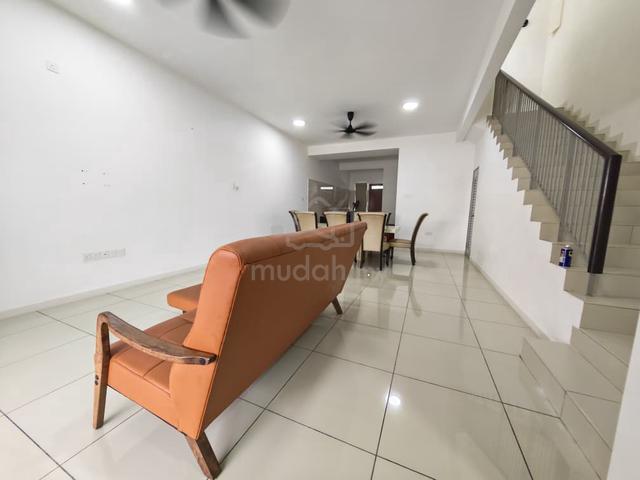 Dato Onn Perjiranan9 Double Sty House For RENT 1