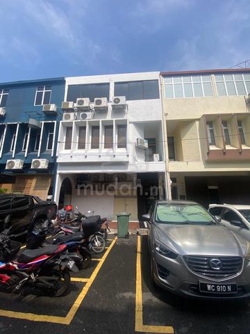Office Space Taman Melawati First Floor near Melawati Mall 1