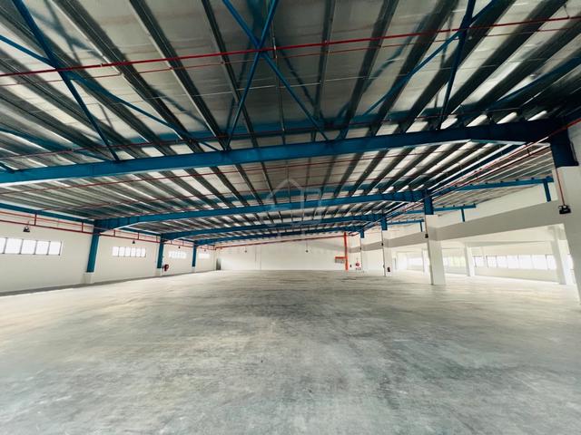 Batu Kawan semi-detached factory with ample built-up space 1