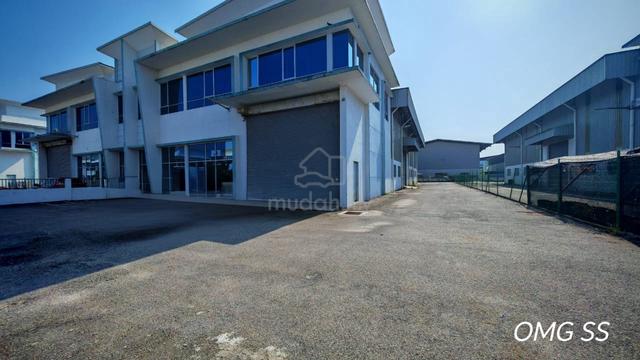 Perindustrian Air Hitam 1.5 Storey Semi-D Factory 18K sqft 200 AMP 1