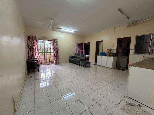 Bayu Puteri Apartment 1