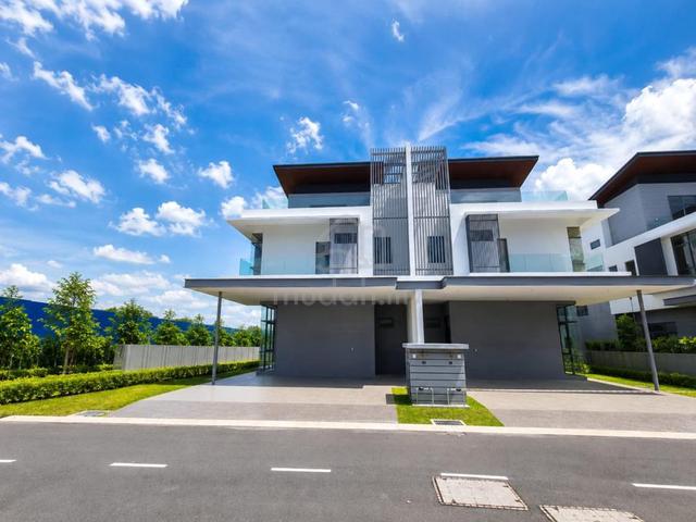 New Semi-D Corner Lot in Broadleaf Residences Kota kemuning 1