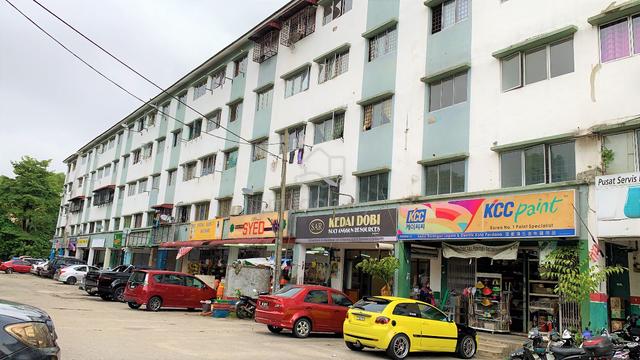 Ground Floor Shop, Pangsapuri Jati, Seri Kembangan (Facing Main Road) 1