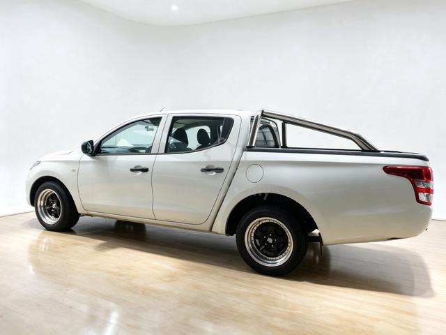 2019 🛑Mitsubishi Triton Quest 2.5 Mt 4X2 1 OWNER - 2