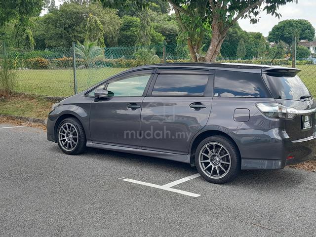 2013 Toyota WISH 1.8 S FACELIFT (A) - 1