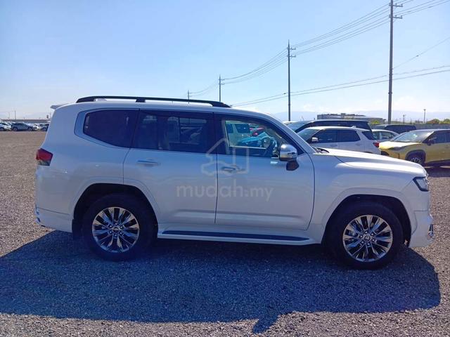 2025 BOOKNOW 5A 8k KM Toyota LANDCRUISER 3.5 ZX - 4