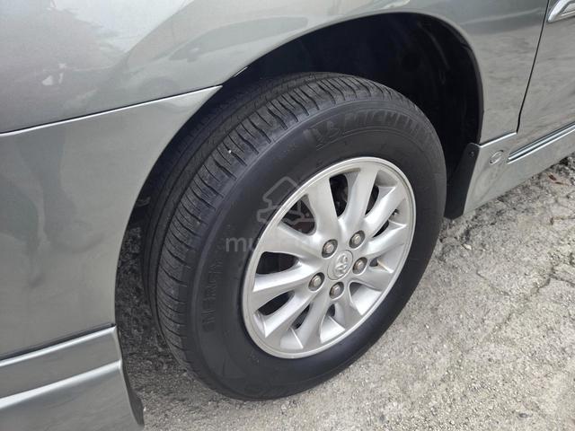 2013 Toyota INNOVA 2.0 G (A) - 4