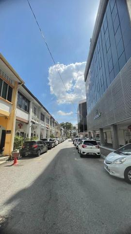 Five storey shop office with lift in Amoy Lane Georgetown 1