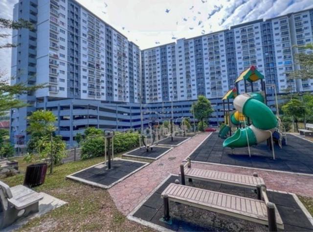 Puncak Saujana 1